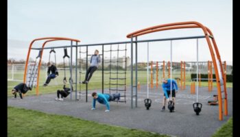 Betona džungļu vingrošanas zāle: pilsētas vingrojumi brīvā dabā aizņemtai dzīvei