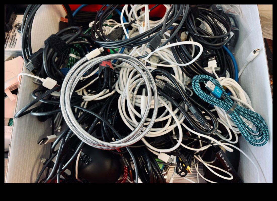 Kabeļu haosa vairs nav: organizatoriskie piederumi sakoptām telpām