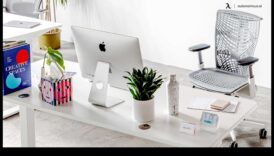 Klēpjdatora galda dizains: piederumi produktīvas darbvietas izveidei