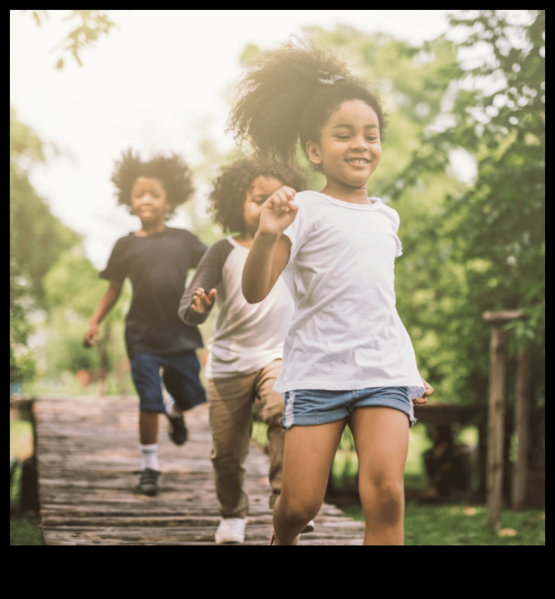 Rotaļlaukuma spēks: izmantojiet enerģiju, veicot bērnu vingrinājumus brīvā dabā